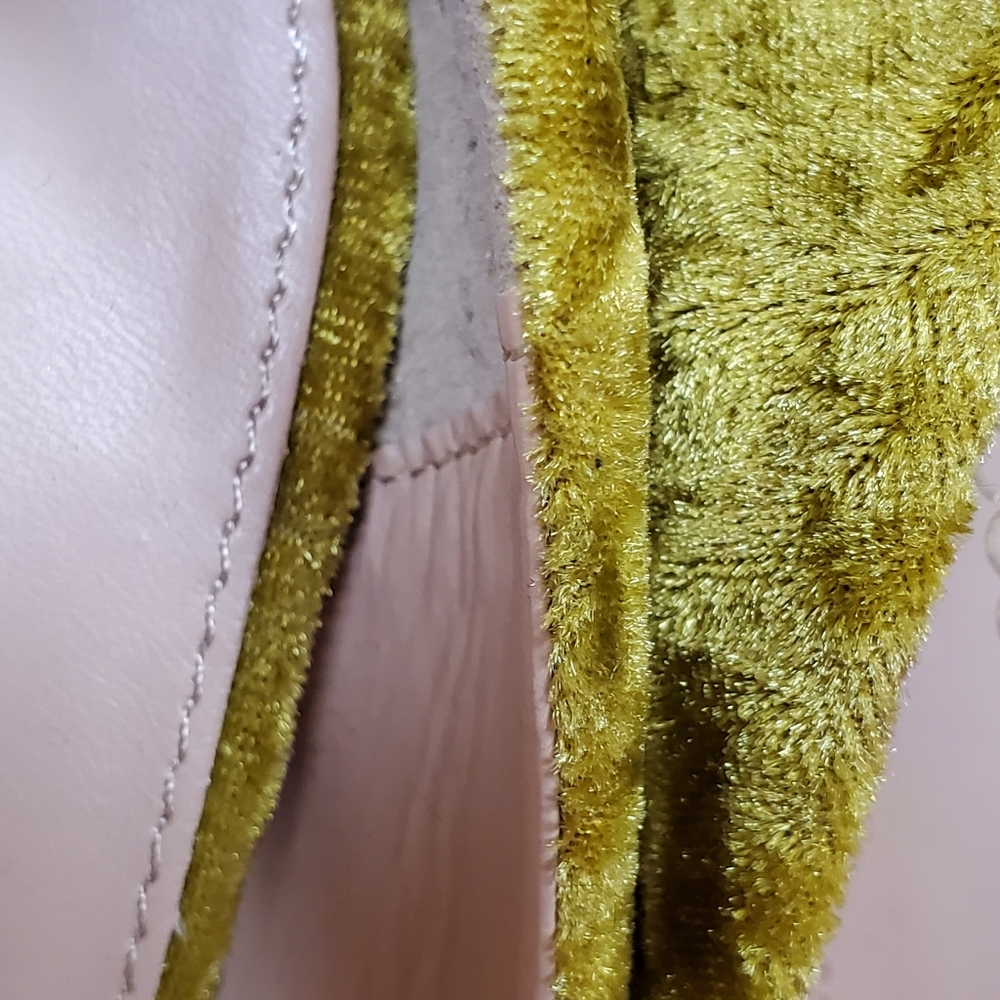Gold crushed velvet heels - Picture 8 of 8